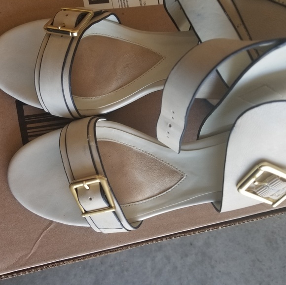 Ivory Sandals - Picture 5 of 5